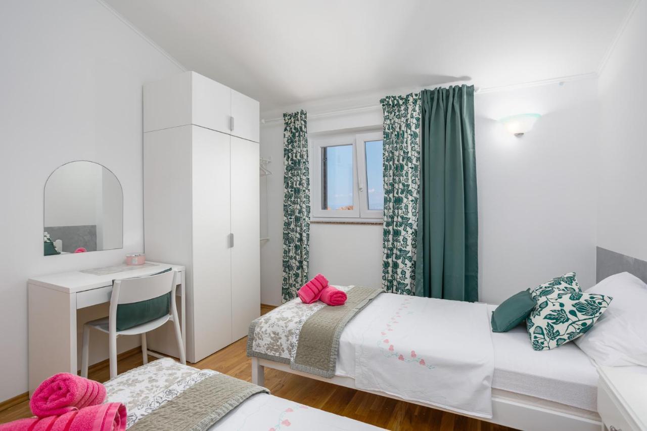 Apartment Rukavina Нивице Екстериор снимка
